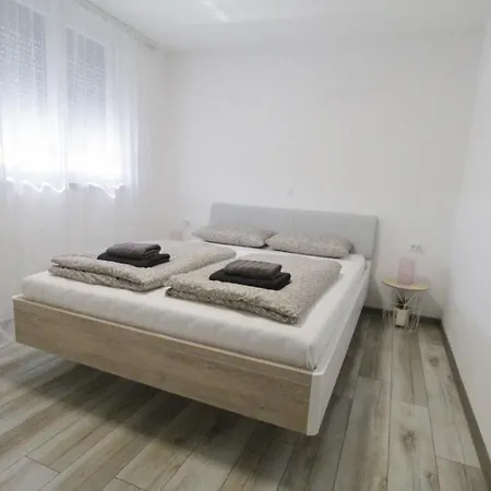With Parking Space Zambratija, Umag - 27230 Apartmán